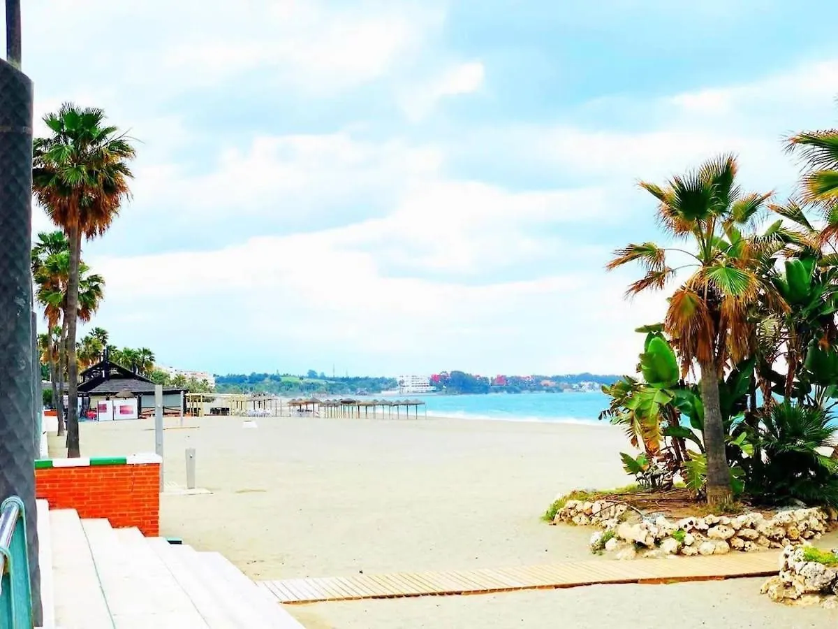Espectacular Piso En Primera Linea De Playa Estepona Spain